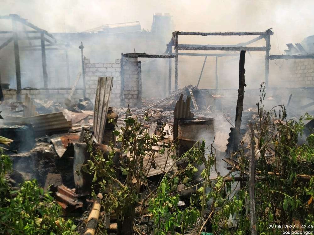 Sisa-sisa kebakaran di Bojonegoro, Jawa Timur. (Foto: Damkarmat Bojonegoro)