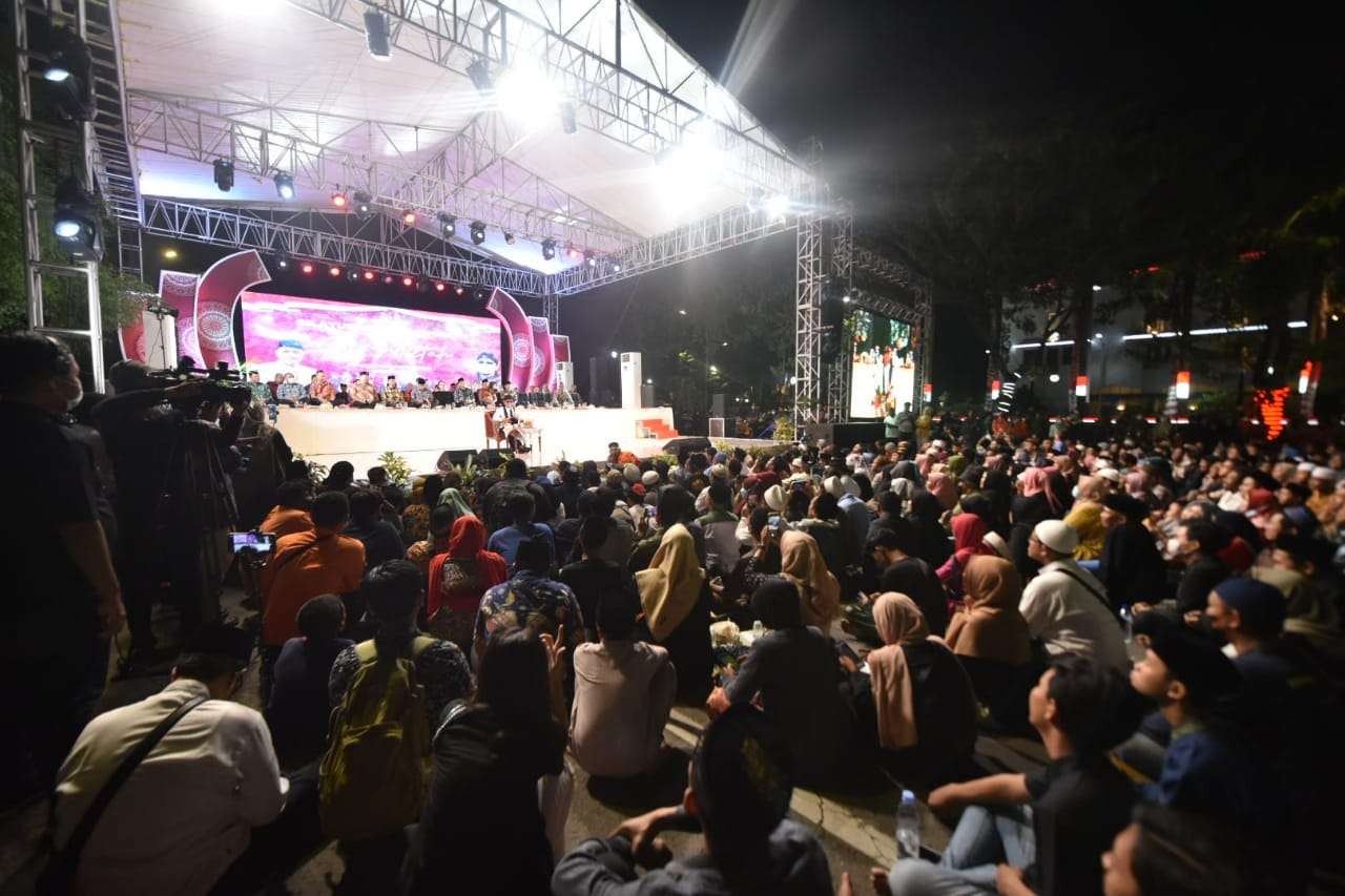 Acara Silaturahmi Kebangsaan yang dihadiri ribuan warga Surabaya. (Foto: Humas Pemkot Surabaya)