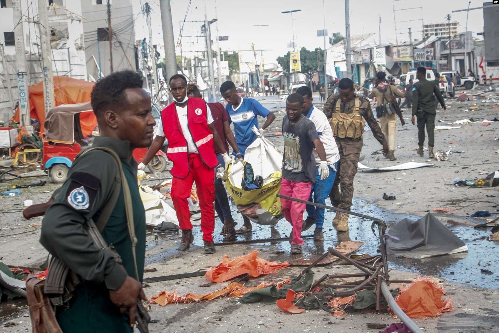 Bom meledak di Ibukota Somalia yang menewaskan setidaknya 100 dan melukai puluhan orang. (Foto: AP)