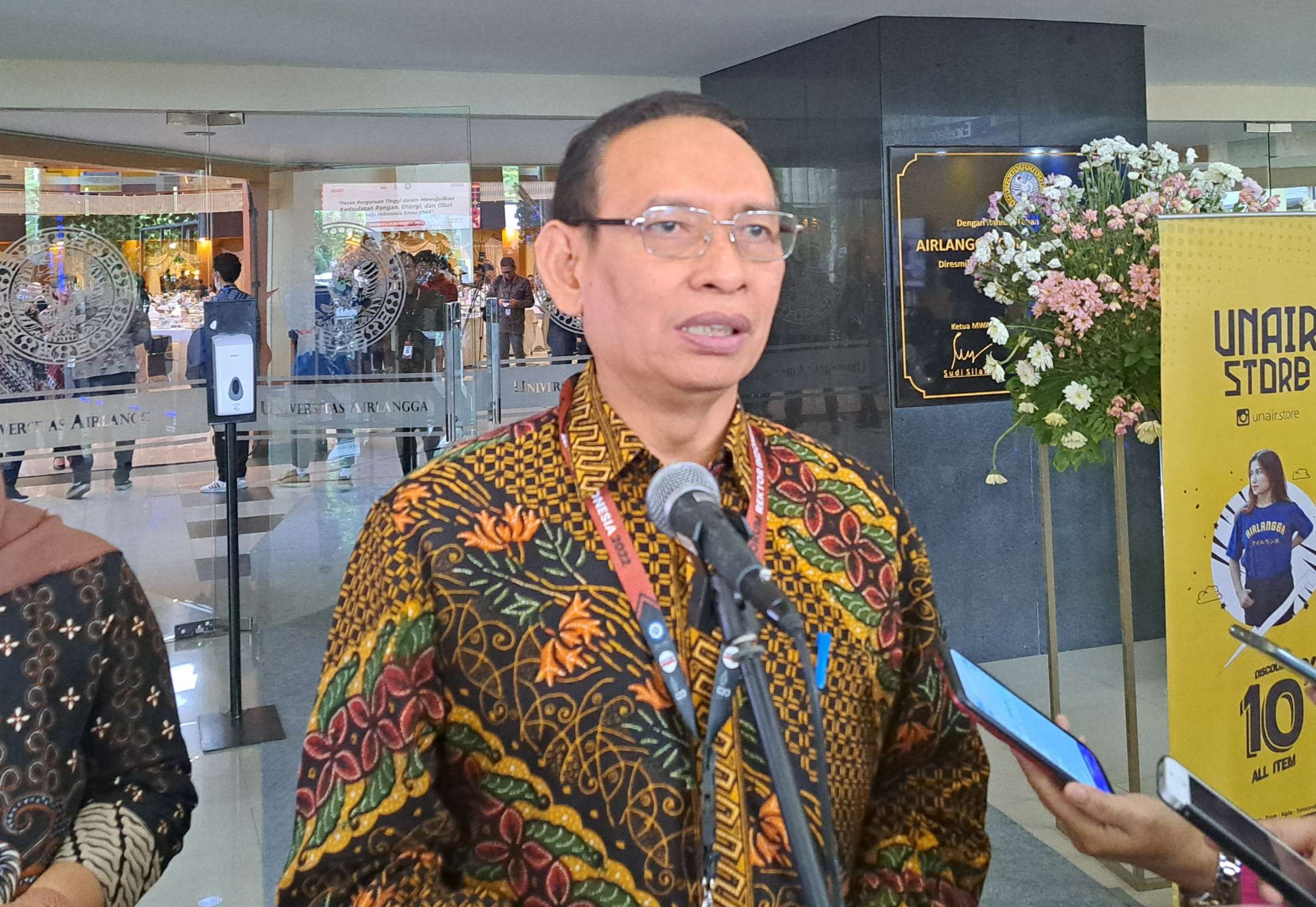 Ketua FRI 2022, Prof Moch Nasih ditemui usia pemaparan hasil forum dengan Menko Polhukam Mahfud MD. (Foto: Pita Sari/Ngopibareng.id)