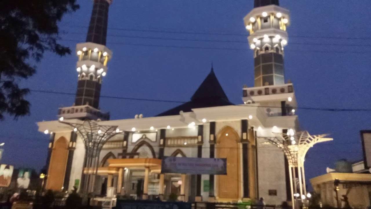 Masjid Jami' Jombang, menjadi penanda keindahan kota. (Ilustrasi)