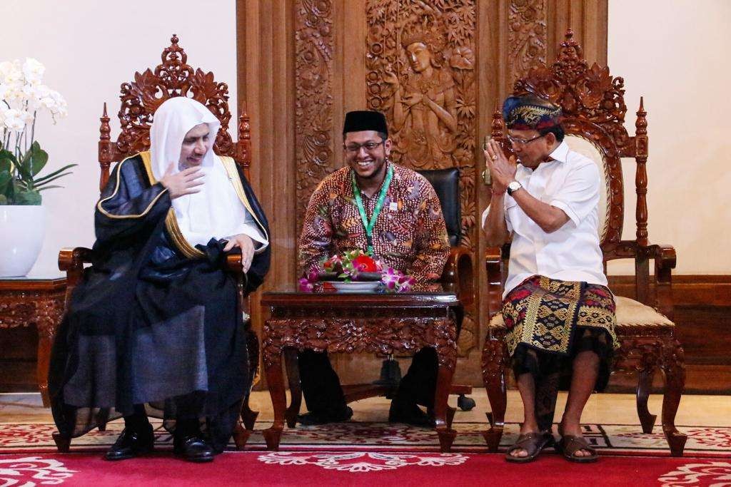 Sekretaris Jenderal Liga Muslim Dunia (MWL) Syekh Mohammed Al-Issa berkunjung ke rumah jabatan Gubernur Bali pada Minggu (30 Oktober 2022) siang. (Foto:LTN PBNU/Suwitno)