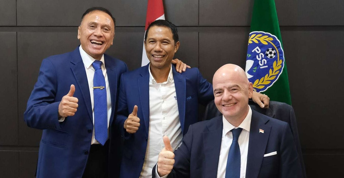 Ketua Umum PSSI, Mochamad Iriawan bersama Sekretaris Jenderal PSSI Yunus Nusi dan Presiden FIFA Gianni Ifantino.