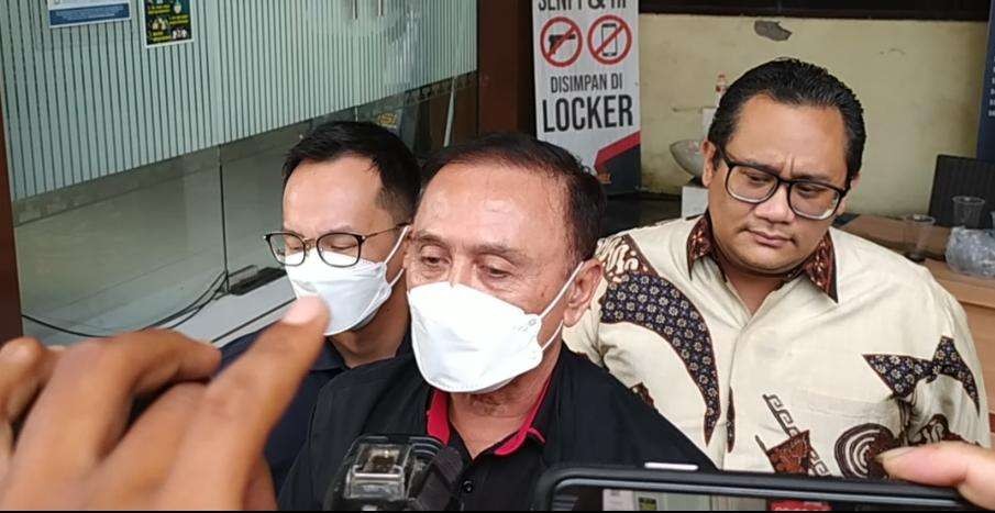 Ketua PSSI, Mochammad Iriawan, usai pemeriksaan di Mapolda Jatim, Surabaya, Kamis 3 November 2022. (Foto: Fariz Yarbo/Ngopibareng.id)