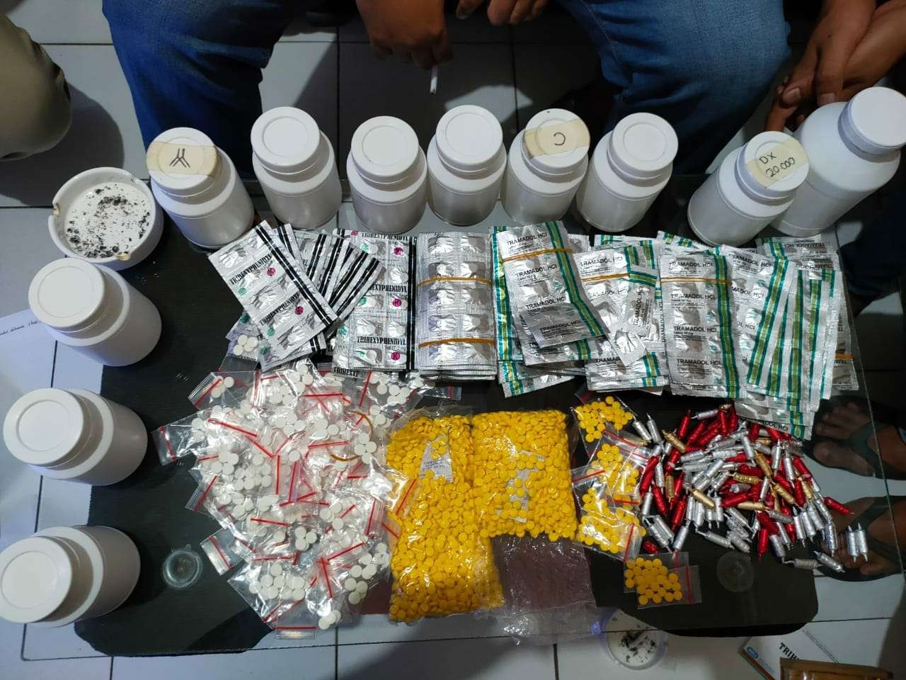 Beberapa jenis narkoba, ekstasi, pil koplo dan sejenisnya. (Foto: dok. Humas Polri)