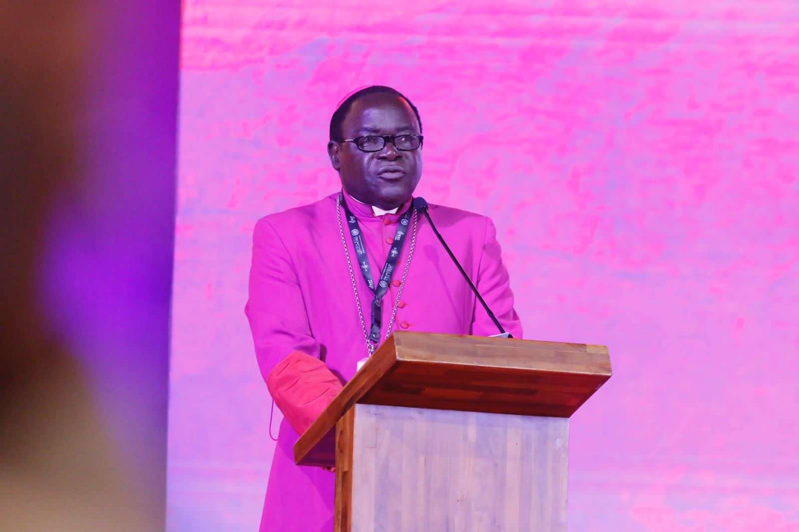 Matthew Hassan Kukah, Uskup Katolik Sokoto, Nigeria, saat menjadi pembicara pada sesi panel keempat di Forum Agama G20 (R20) di Hotel Grand Hyatt, Nusa Dua, Bali, Kamis (3 November 2022).