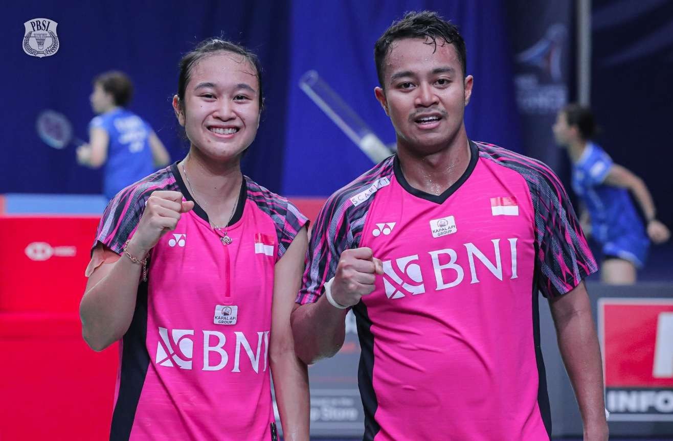 Ganda campuran Indonesia Rehan/Lisa akhirnya berhasil membawa pulang juara di Hylo Open 2022. (Foto: PBSI)