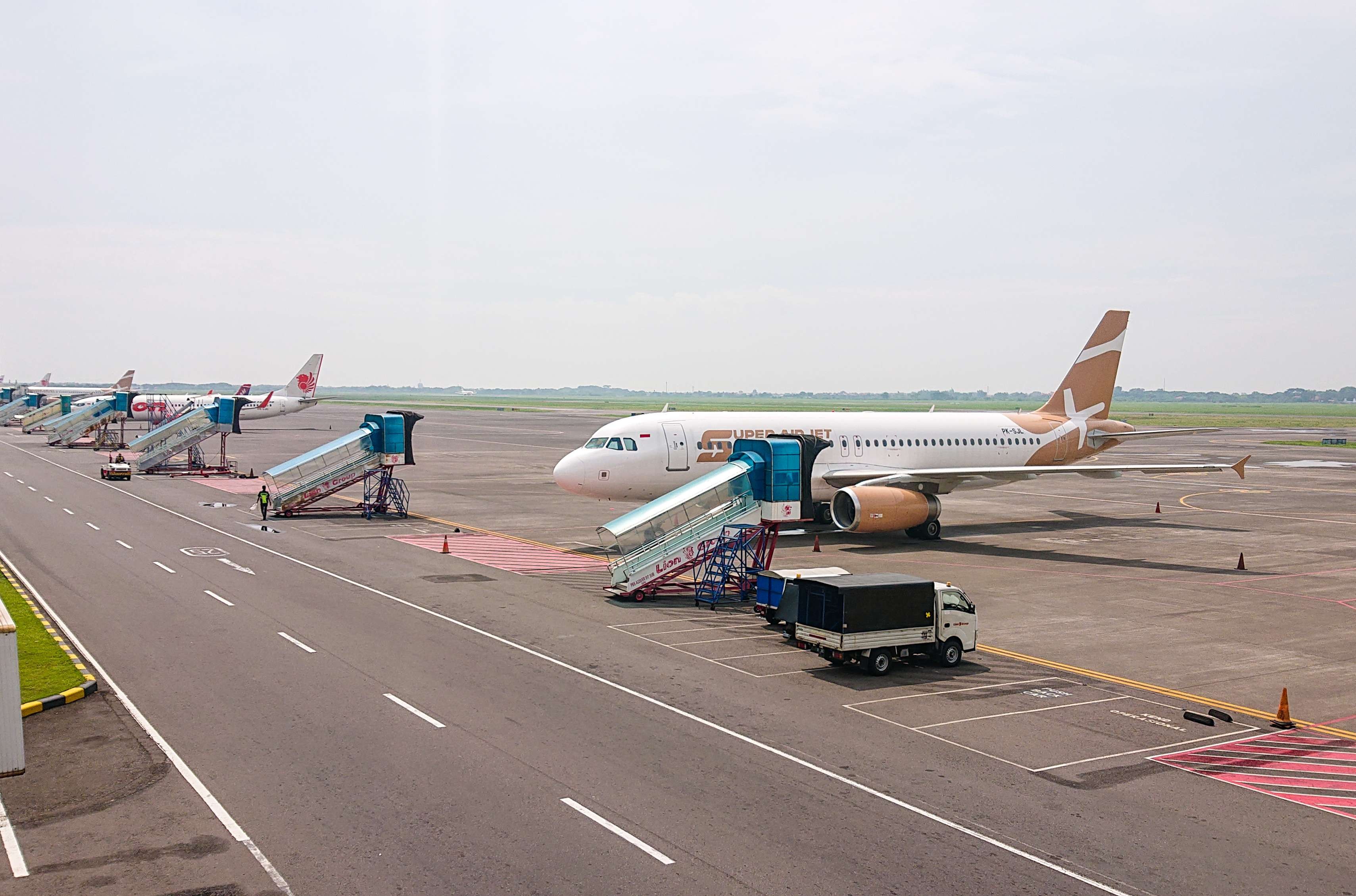 Stand parkir pesawat di Bandara Internasional Juanda Surabaya (Foto:Aini/Ngopibareng.id)