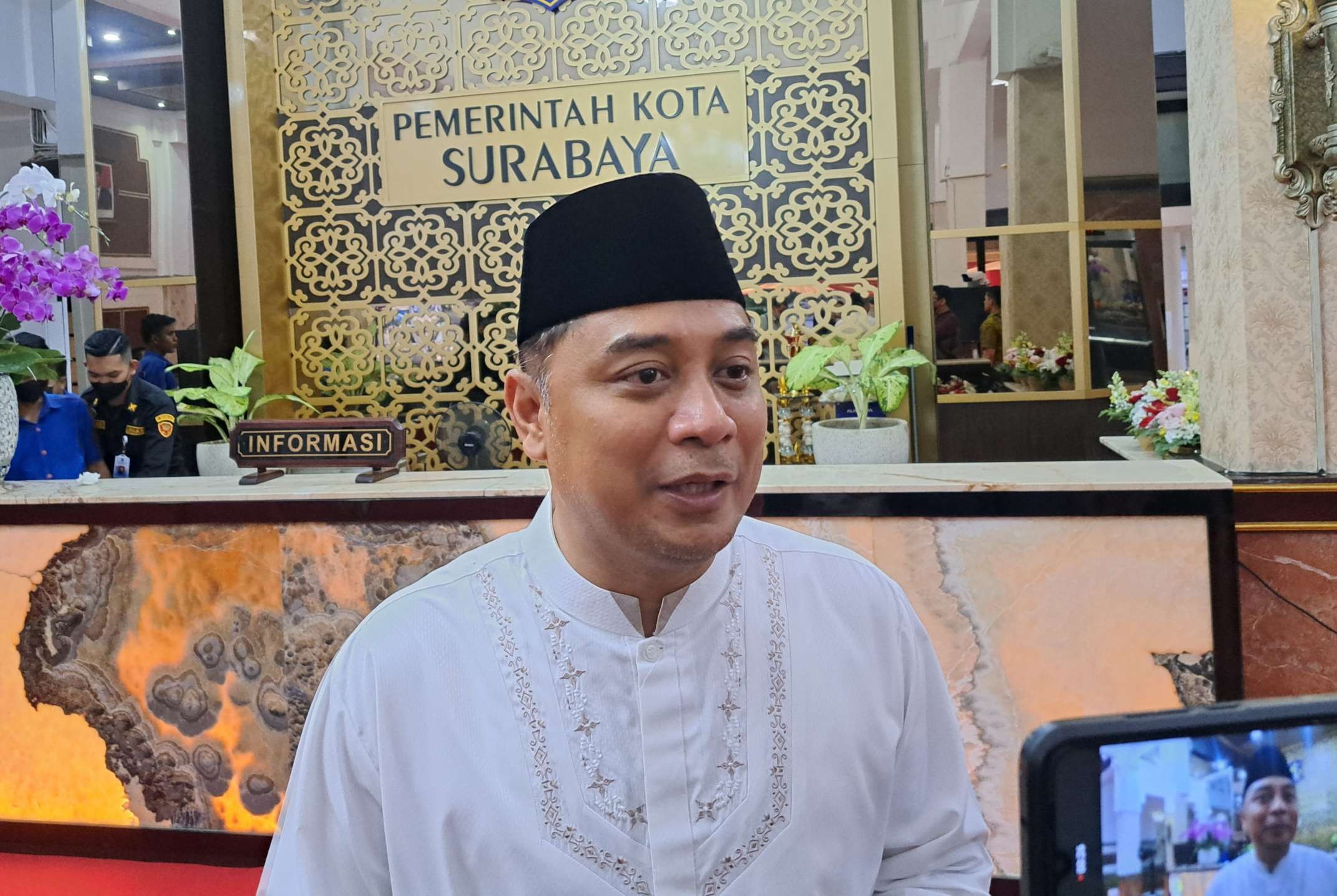 Walikota Surabaya, Eri Cahyadi mengatakan, ada 500 orang Surabaya terpapar Covid-19 varian baru. (Foto: Pita Sari/Ngopibareng.id)