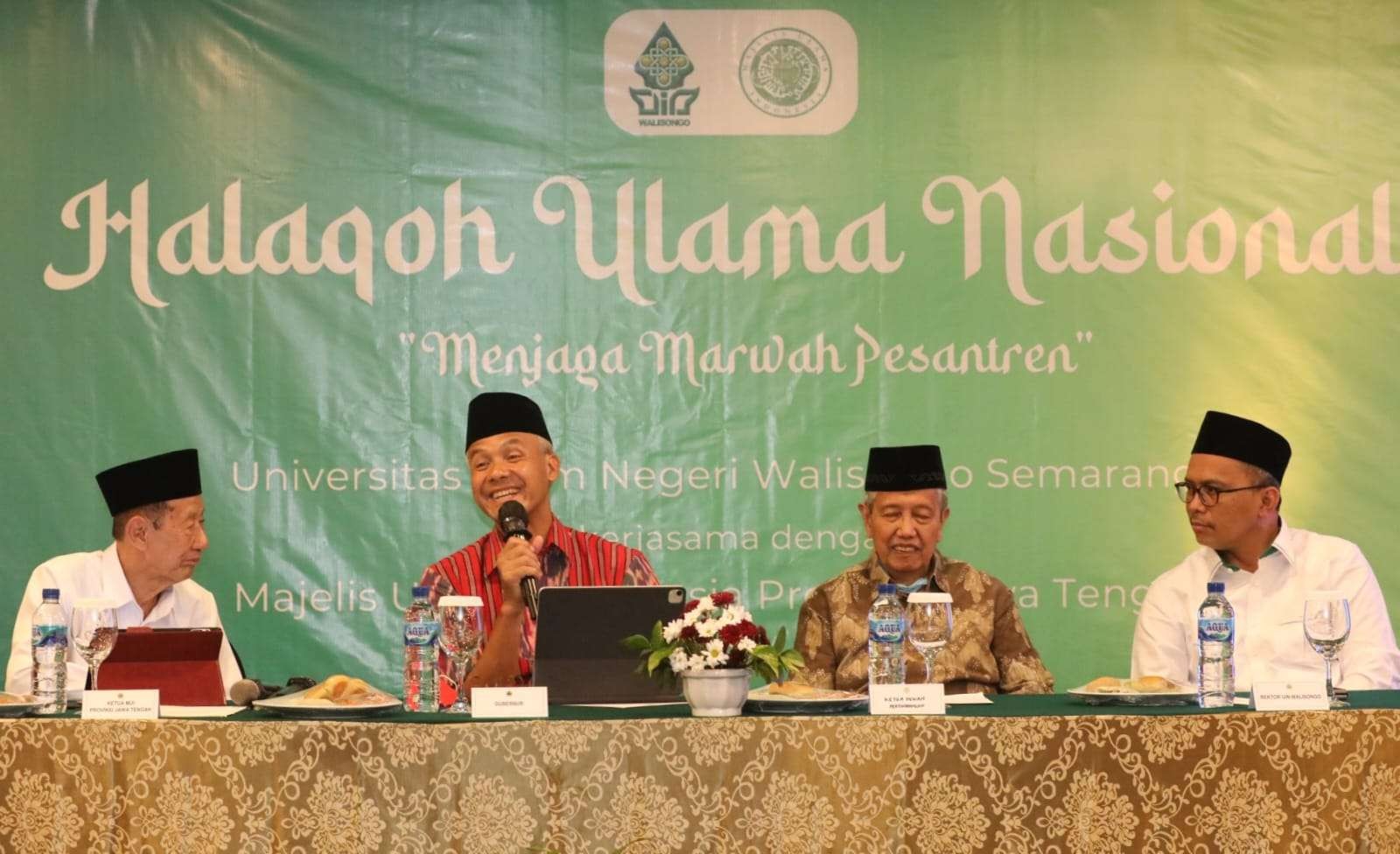 Ganjar usai menghadiri Halaqoh Ulama Nasional dengan tema Menjaga Marwah Pesantren, di Hotel Ciputra, Semarang, Selasa, 8 November 2022. (Foto: Dokumentasi Jateng)