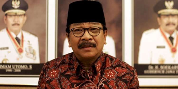 Gubernur Jawa Timur (Jatim) periode 2009-2019, Soekarwo menjadi saksi kasus dugaan suap di Komisi Pemerantasan Korupsi (KPK). (Foto: Dokumentasi Bappeda Jatim)