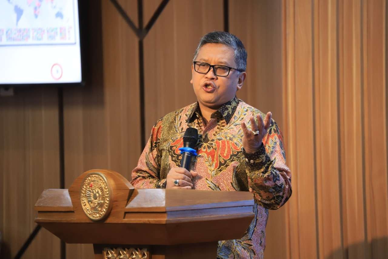 Sekjen PDI Perjuangan, Hasto Kristiyanto dalam konferensi di Unair, Surabaya, Jumat 11 November 2022. (Foto: PDI Perjuangan)