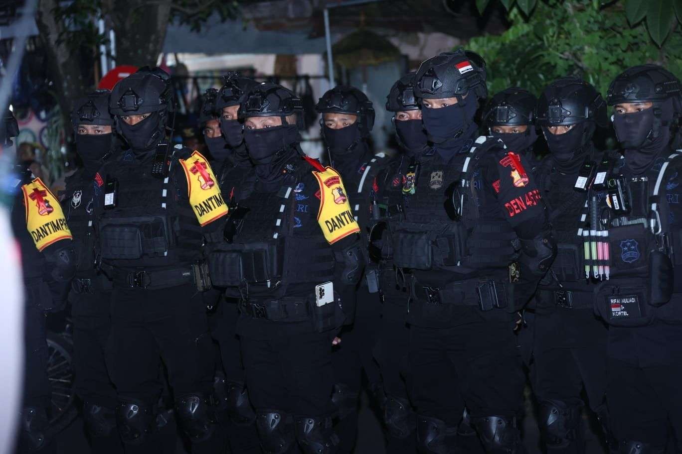 Pengamanan KTT G20, personil kepolisian gabungan dari Samapta, Sabhara dan Brimob dari Mabes Polri dan Polda Bali melakukan pengamanan di kawasan Kuta, Bali,(Foto: Humas Polri)