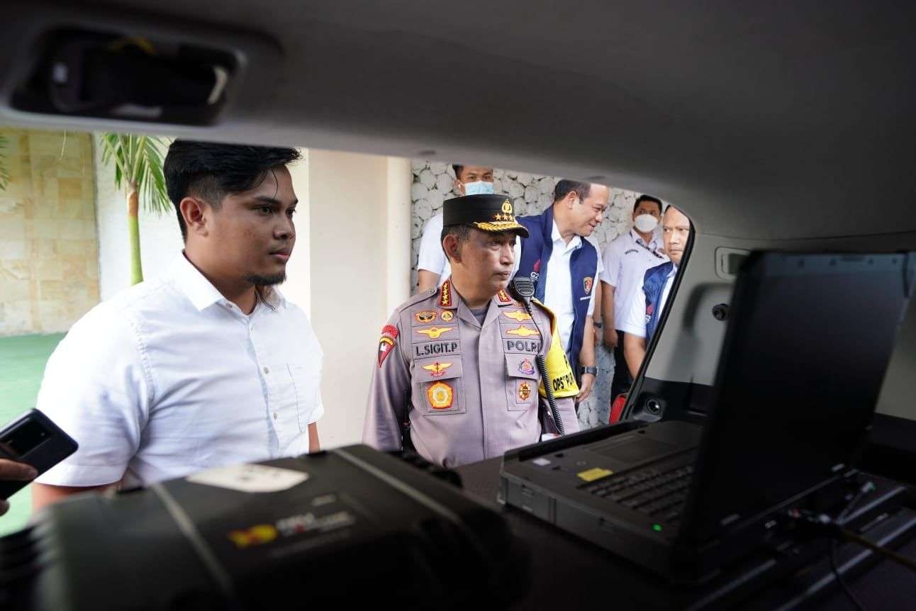 Kapolri Jenderal Listyo Sigit Prabowo saat koordinasi untuk pengamanan serangan siber di KTT G20 di Bali. (Foto: dok. Humas Polri)