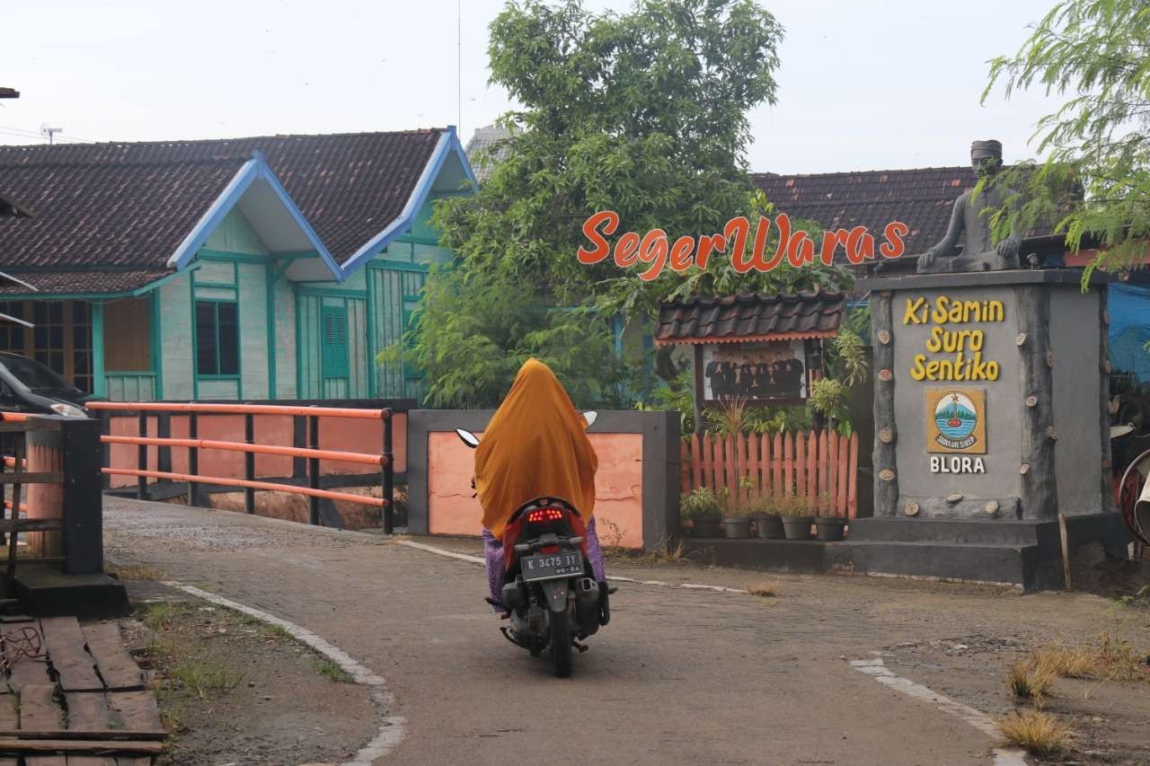 Tugu Kampung Samin di Desa Sambongrejo Kecamatan Sambong, Blora. (Foto: Humas Pemkab Blora)