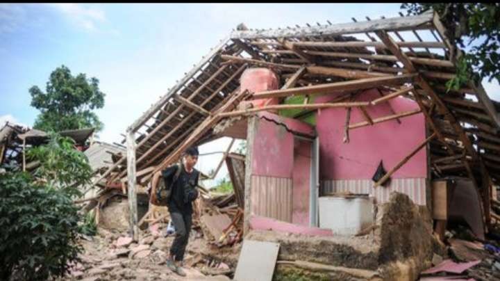 Ratusan bangunan rumah rusak berat bahkan ada yang rata dengan tanah  akibat gempa di Cianjur (Foto: Dok BNPB)