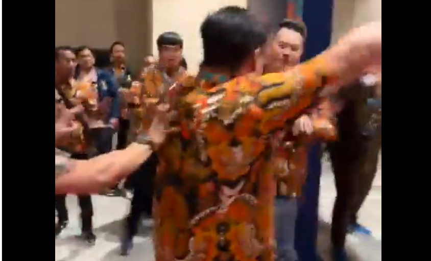 Video adu jotos di Musyawarah Nasional Himpunan Pengusaha Muda Indonesia (Munas Hipmi) XVII, viral di media sosial. (Foto: Twitter)