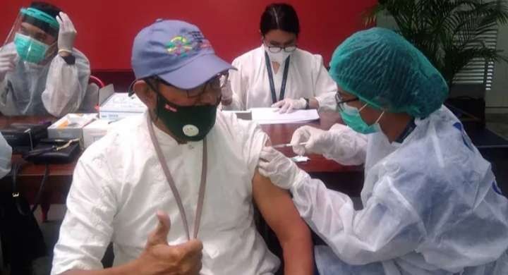 Kementerian Kesehatan mulai membuka kesempatan kepada lansia untuk vaksinasi Booster Covid-19 kedua. (Foto: Dok. Ngopibarebg.id )