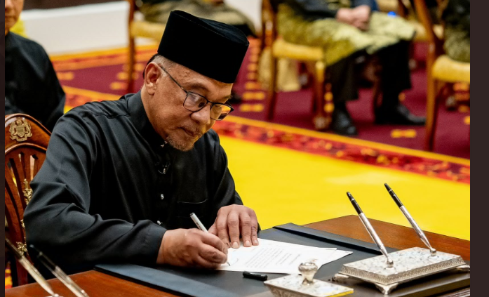 Anwar Ibrahim dilantik jadi Perdana Menteri Malaysia, menggantikan Muhyidin Yasin, Kamis 24 November 2022. Ia dikenal sebagai tokoh reformis. (Foto: Twitter)