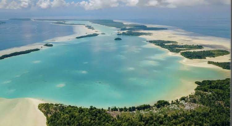 Kepulauan Widi dilelang di situs asing. (Foto: Wikipedia)