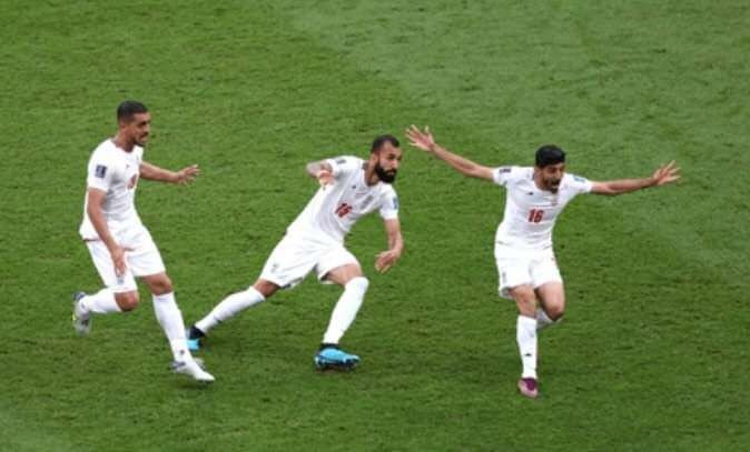 Pemain Timnas Iran saat merayakan gol kemenangan atas Timnas Wales (Foto: Fifa.com)