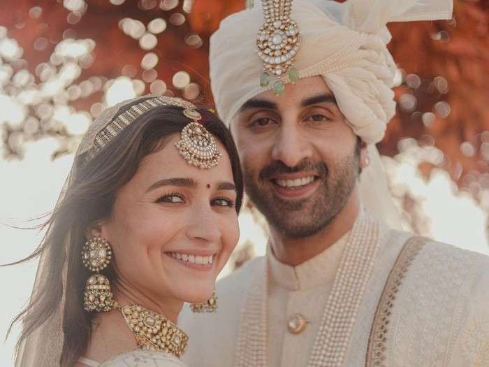 Pasangan Alia Bhatt dan Ranbir Kapoor telah mengumumkan nama anak pertamanya. (Foto: Instagram @aliaabhatt)