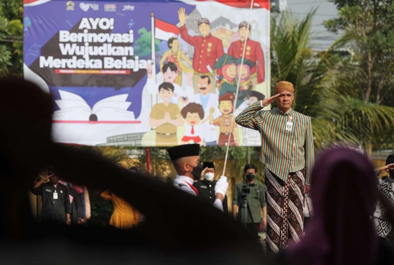 Gubernur Jawa Tengah Ganjar Pranowo mengangkat kisah Bima, sosok lakon pewayangan Dewa Ruci dalam Peringatan Hari Guru Nasional ke-77. (Foto: Dokumentasi Jateng)