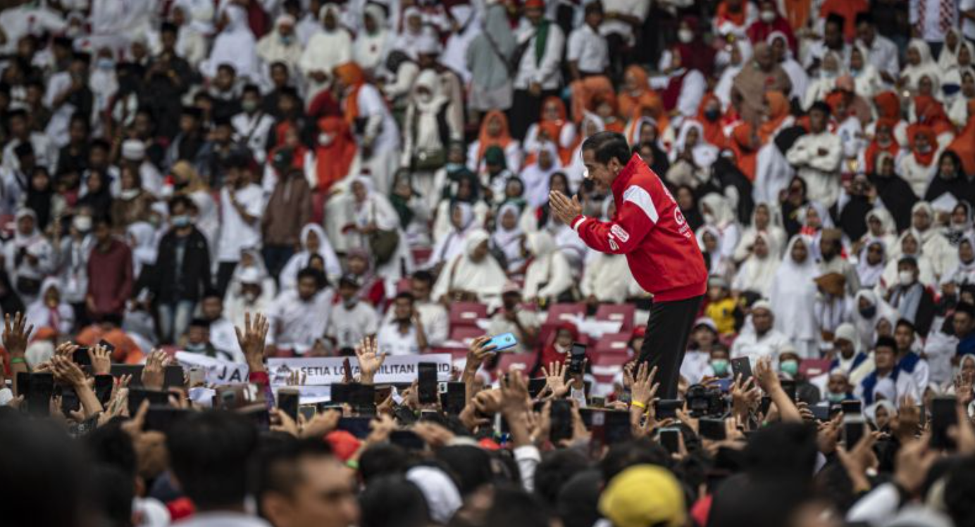 Presiden Jokowi hadiri  acara relawan nusantara bersatu di GBK yang menuai kecaman  ( foto,: Antara)