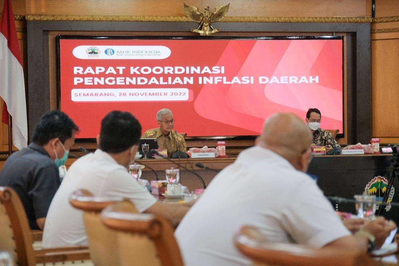 Gubernur Jawa Tengah, Ganjar Pranowo menyoroti inflasi dan serapan anggaran yang masih rendah di beberapa daerah di Jateng. (Foto: dok. Humas Pemprov Jateng)