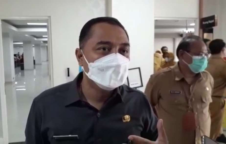 Walikota Surabaya, Eri Cahyadi saat wawancara setelah melakukan sidak di RSUD Dr Soewandhie Surabaya. (Foto: tangkapan layar)