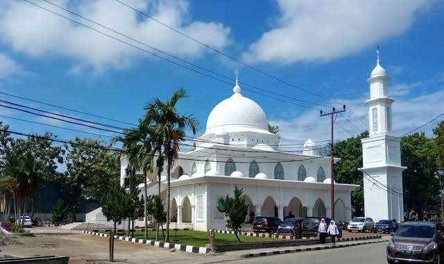Masjid menjadi pusat orientasi umat Islam dan kaum beriman untuk beribadah. (Foto: travellers)