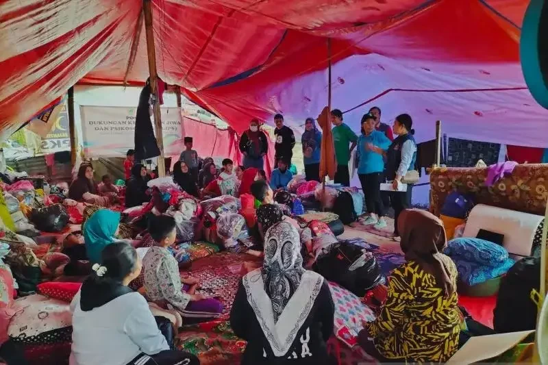 Korban gempa Cianjur yang mengungsi di tenda pengungsian alami gangguan jiwa. (Foto: Ant)