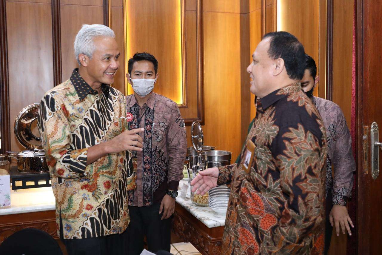 Gubernur Jawa Tengah Ganjar Pranowo bertemu ketua KPK Komjen Pol Firli Bahuri. (Foto: Dok Jateng)