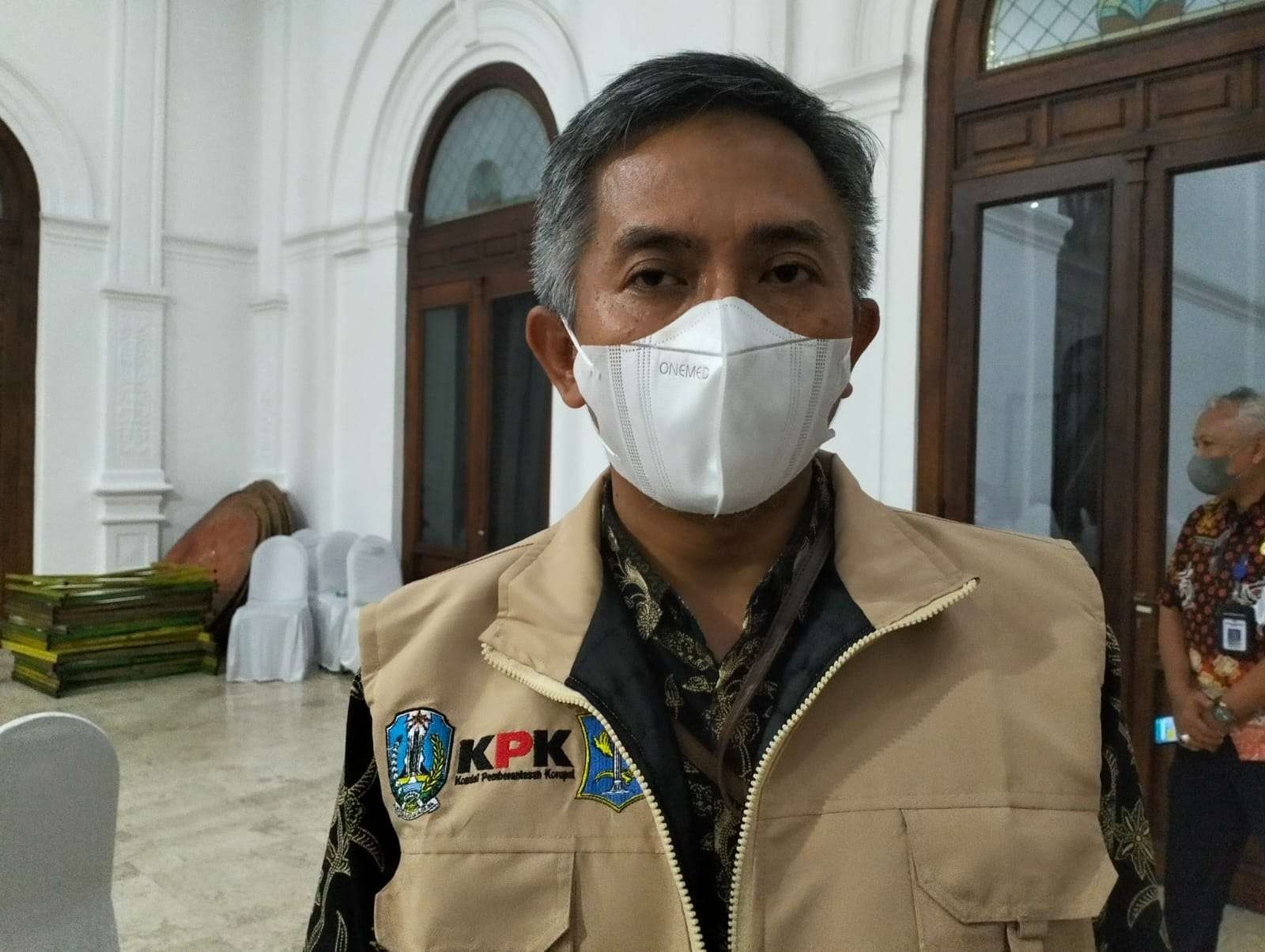 Kepala Perwakilan Ombudsman Jatim, Agus Muttaqin di temui di Balai Pemuda Surabaya. (Foto: Pita Sari/Ngopibareng.id).