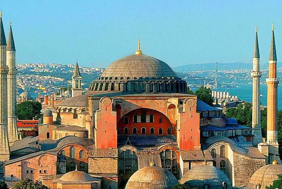 Pembangunan kembali Baitul Hikmah dari gedung Hagia Sophia di Turki. (Foto: travellers)