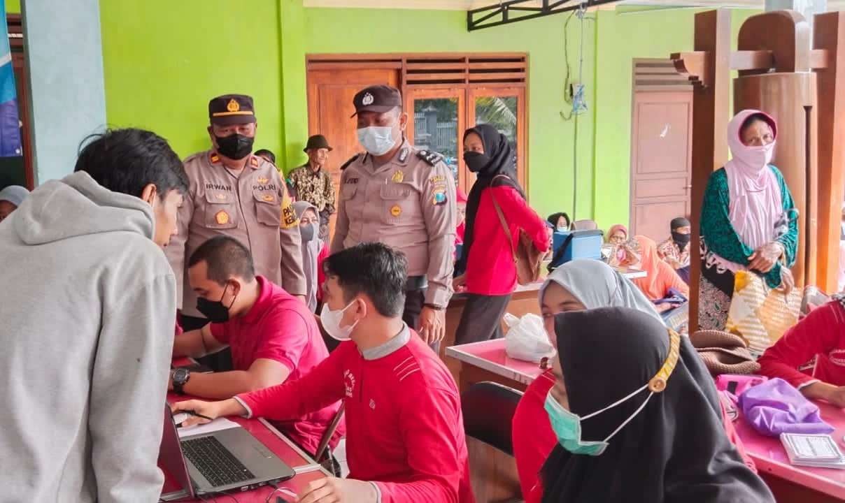Pelaksanaan vaksinasi Covid-19 di Polsek Kembangbahu, Lamongan. (Foto: Istimewa)