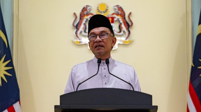 Perdana Menteri (PM) Malaysia, Anwar Ibrahim membentuk Kabinet Persatuan dengan personel 28 orang. Namun, salah satu Wakil PM yang ditunjuk menuai kontroversi. (Foto: Dokumen PM Malaysia)