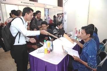 Job fair atau bursa kerja Assik (Arek Suroboyo Siap Kerja) digelar kembali di Surabaya. (Foto: Humas Pemkot Surabaya)