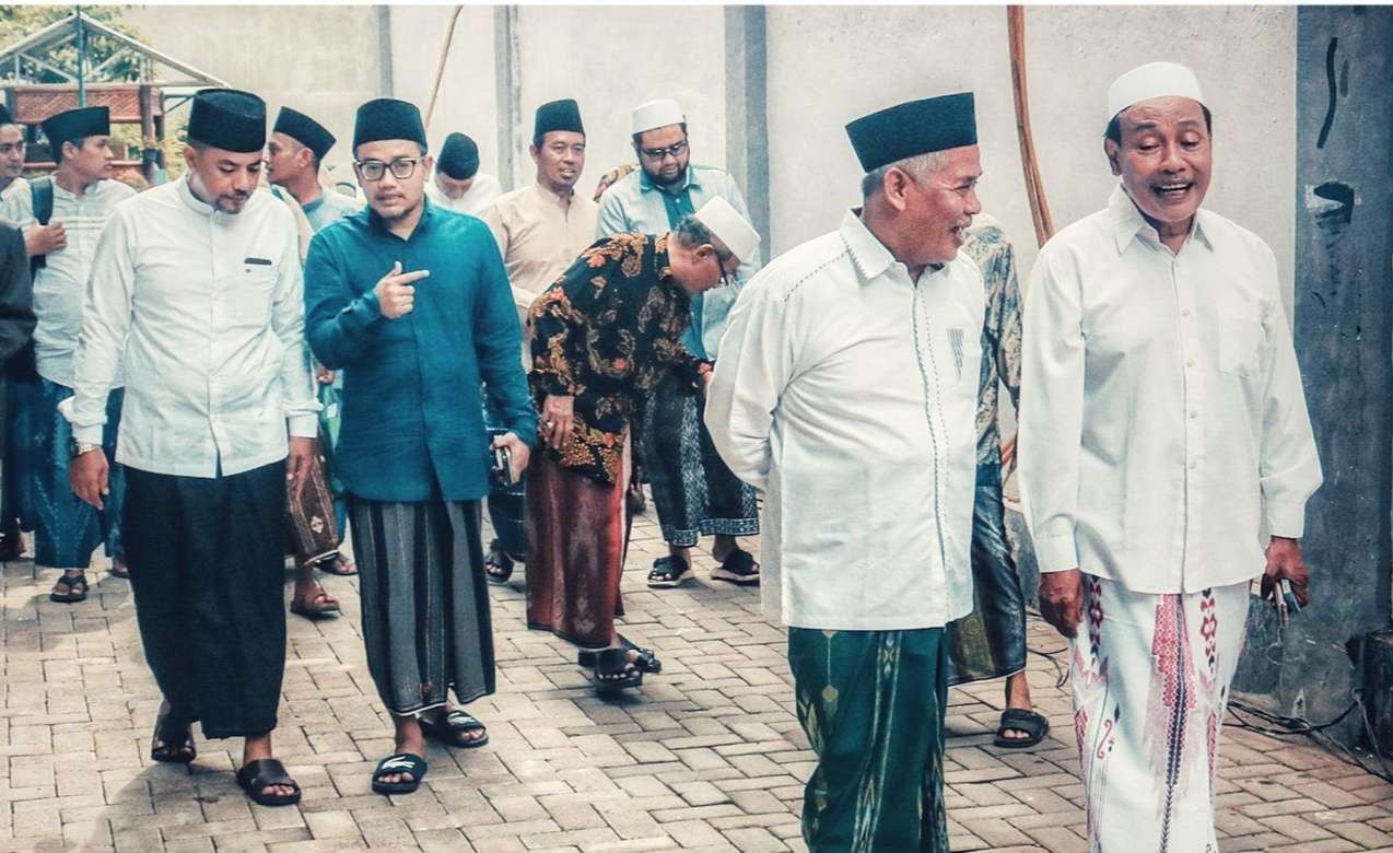 Ketua PWNU KH Marzuqi Mustamar dan KH M Hasan Mutawakkil Allah di PP Zainul Hasan Genggong Probolinggo. (Foto: gus, salam)