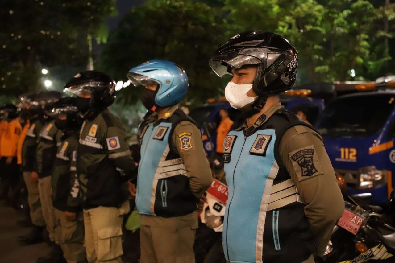 Patroli yang dilakukan tiga pilar di Surabaya terkait maraknya gangster. (Foto: Humas Pemkot Surabaya)