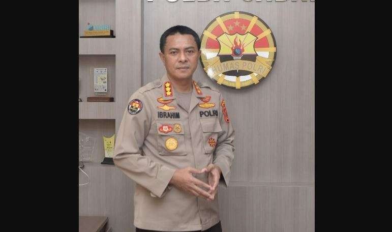 Kabid Humas Polda Jawa Barat, Kombes Pol Ibrahim Tompo, menyampaikan korban bom ada 9 orang. (Foto: Dokumentasi Polda Jabar)