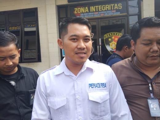Kuasa Hukum Penyintas, Febri Andi Anggono saat berada di Polres Malang (Foto: istimewa)