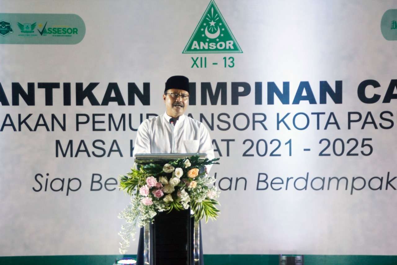 Walikota Pasuruan Saifullah Yusuf atau Gus Ipul melantik Pengurus Pimpinan Cabang Gerakan Pemuda (PC GP) Ansor Kota Pasuruan masa khidmat 2021-2025, Rabu 7 Desember 2022 malam. (Foto: Diskominfo Kota Pasuruan)
