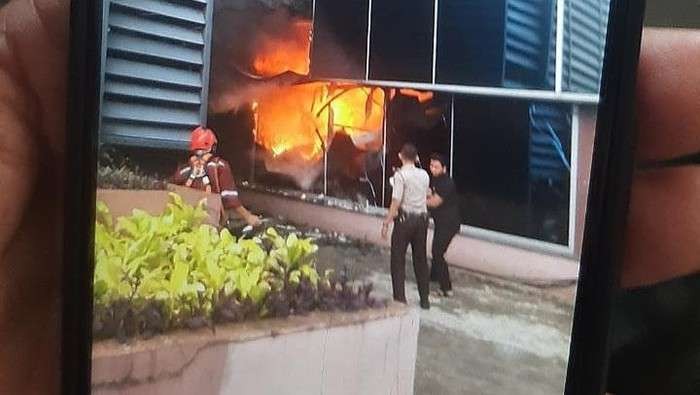 Kantor Kementerian Hukum dan HAM di Jalan HR Rasuna Said, Kuningan Jakarta, Selatan, terbakar pada Kamis 8 Desember 2022. (Foto: Dok. Kemenkumham)