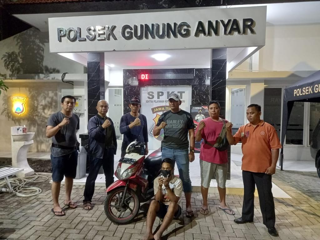 Curi sepeda motor milik warga Surabaya Timur sebanyak dua kali, pelaku akhirnya ditangkap. (Foto: Dokumentasi Polsek Gununganyar Surabaya)