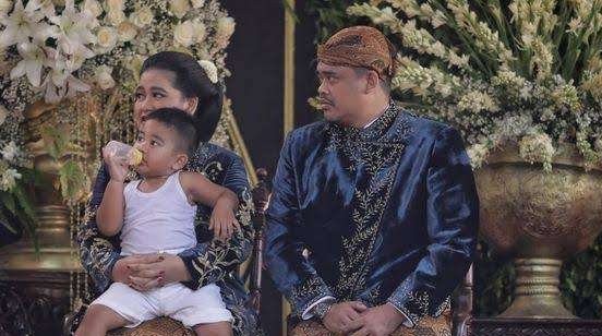 Panembahan Al Nahyan, putra kedua pasangan Walikota Medan Bobby Nasution dan anak kedua Presiden Jokowi, Kahiyang Ayu. (Foto: YouTube Presiden Jokowi)