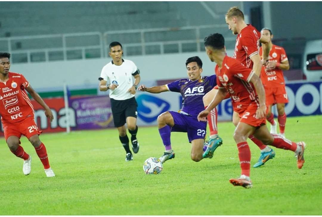 Persik Kediri siap meredam permainan agresif bola pendek tim Persebaya Surabaya dalam laga lanjutan yang digelar Selasa, 13 Desember 2022. (Foto: Humas Persik Kediri)