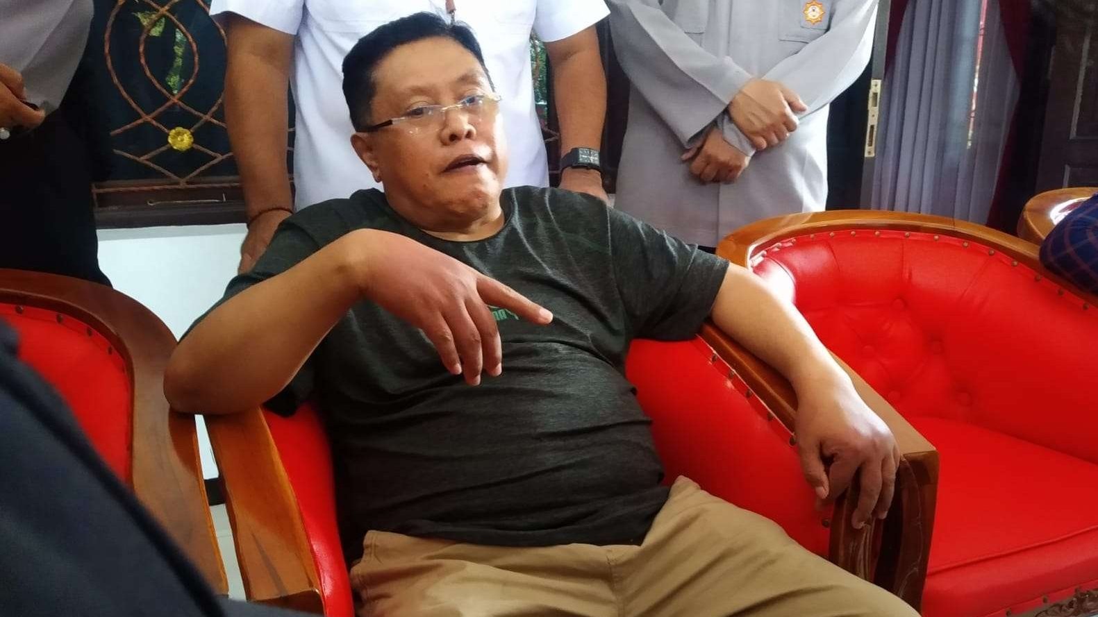 Walikota Blitar Santoso menjelaskan kronologi perampokan di rumah dinasnya. (Foto: Istimewa)