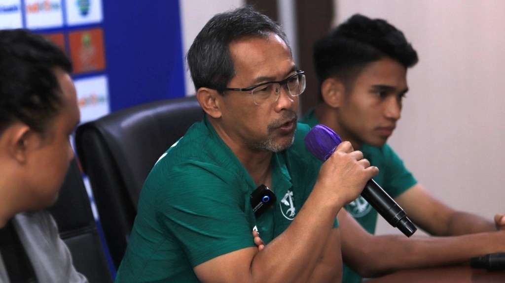 Pelatih Persebaya Aji Santoso saat konferensi pers premacth lawan Persik Kediri. (Foto: Fariz Yarbo/Ngopibareng.id)