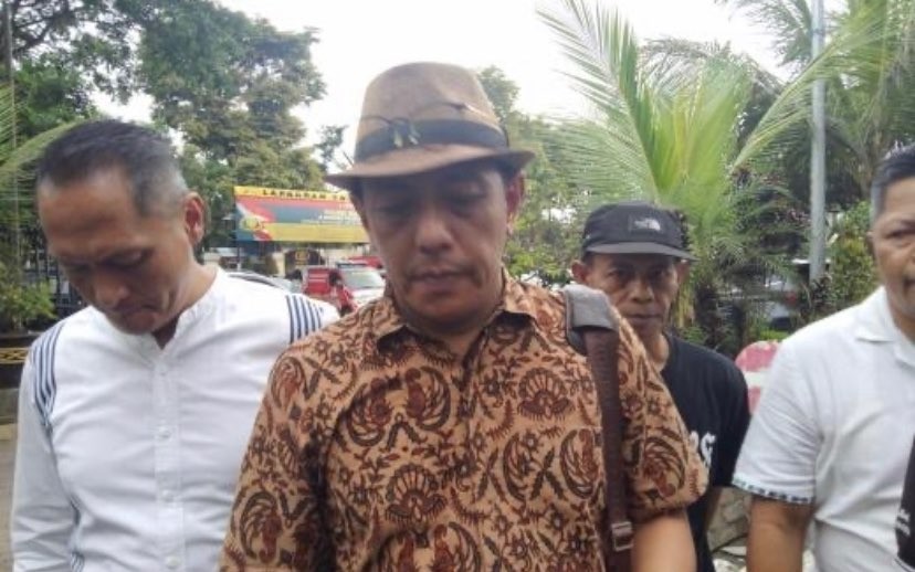 Ketua Tim Advokasi Aremania Menggugat, Djoko Tritjahjana saat berada di Mapolres Malang (Foto: istimewa)
